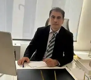 تصویر دکتر کامبیز پوریوسف